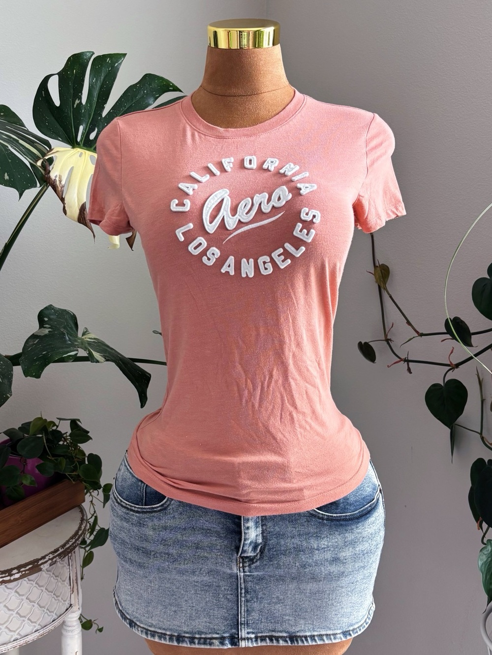 Aeropostale Classic Crew California Aero Graphic Tee Women’s Medium Pink